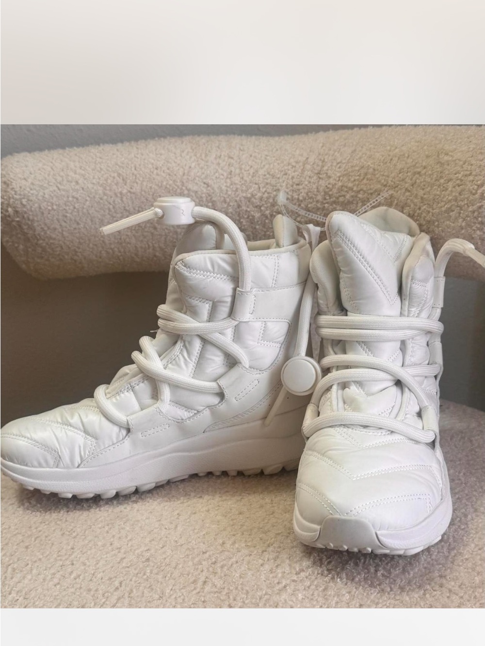 NWOT Merrell Waterproof Snow White High-Top Puffer Sneaker Boots Sz 8